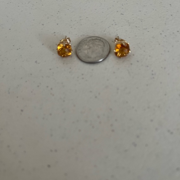 Brand New 14K Gold Citrine Stud Earrings - Picture 6 of 6